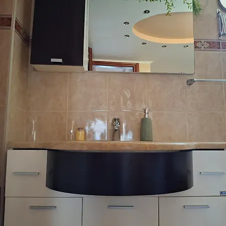 Aurora - Close To Macedonia Airport Apartment Kardia