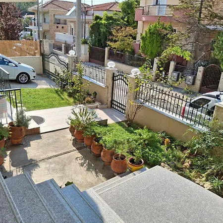 Aurora - Close To Macedonia Airport Apartment *
