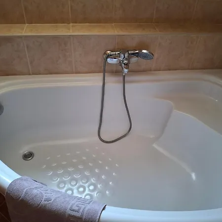 Aurora - Close To Macedonia Airport Apartmán